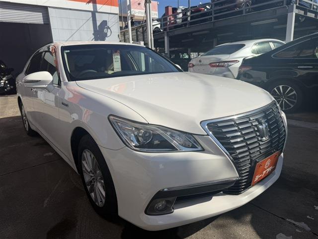 2013 Toyota Crown Hybrid 2.5 Hybrid Royal Saloon