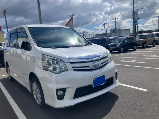 2013 Toyota Noah Si