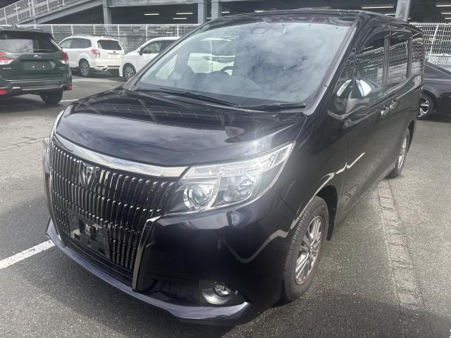 2017 Toyota Esquire Gi Black Tailored