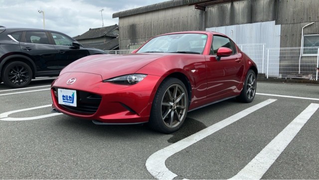 2019 Mazda Roadster RF VS