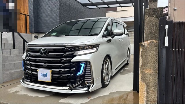 2025 Toyota Vellfire Hybrid Z Premia