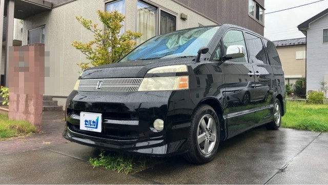 2005 Toyota Voxy Z Kirameki