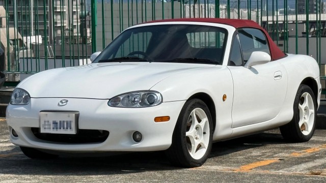 2004 Mazda Roadster NR-A