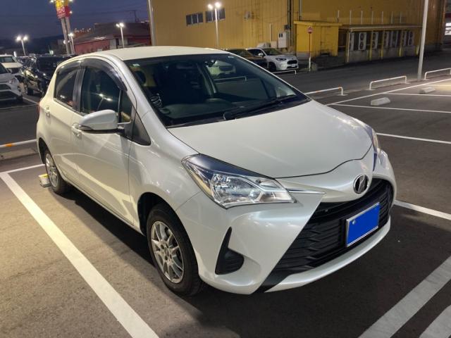 2017 Toyota VITZ F