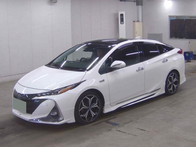 2017 Toyota Prius PHEV S Navi Package