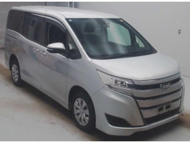 2021 Toyota Noah X 4WD