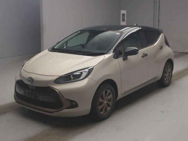 2024 Toyota Aqua Z Raffine 4WD