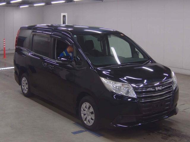 2015 Toyota Noah X Delight Plus