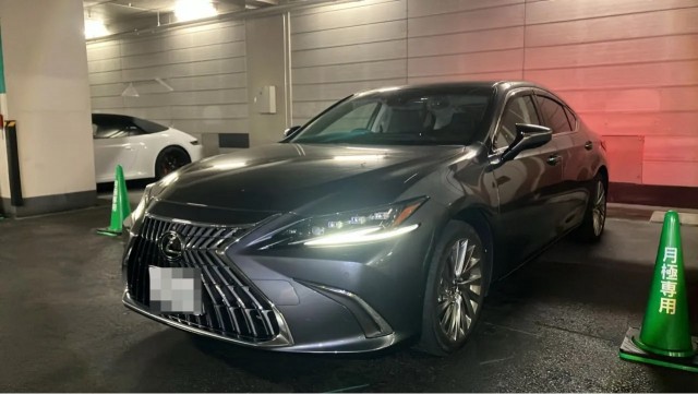 2024 Lexus ES ES300h Version L