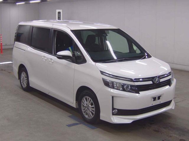 2017 Toyota Voxy V