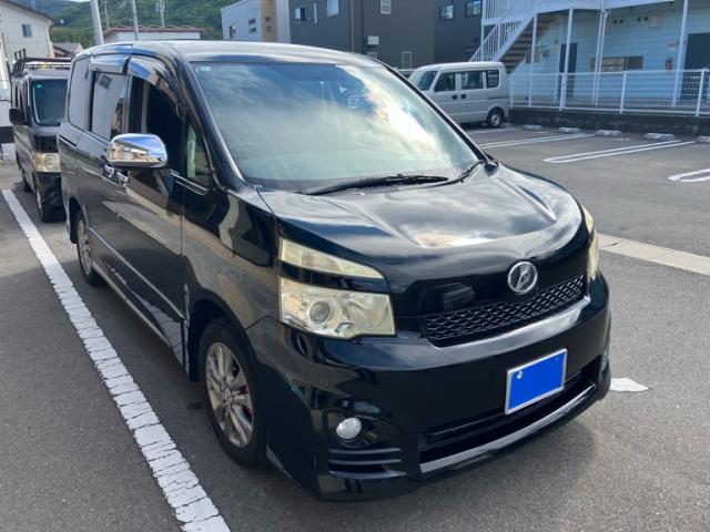 2012 Toyota Voxy Special ZS Kirameki 2