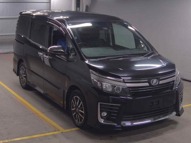 2017 Toyota Voxy ZS Kirameki?