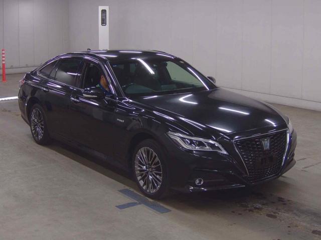 2019 Toyota Crown Hybrid G-Executive Four