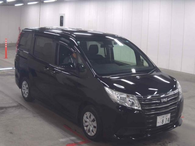 2017 Toyota Noah X