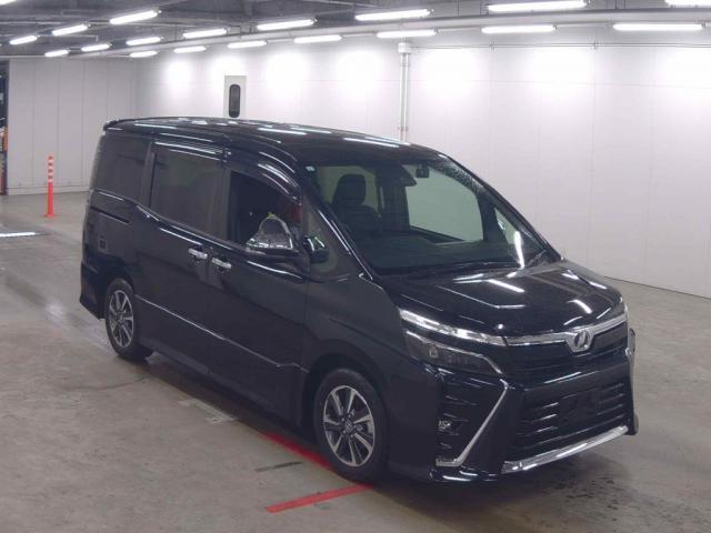 2019 Toyota Voxy ZS Kirameki?