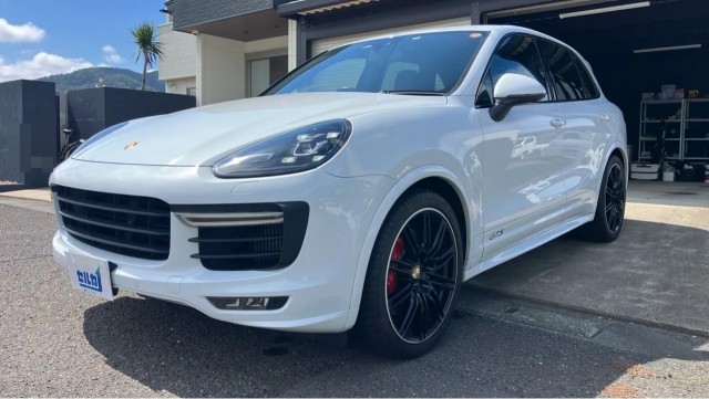 2017 Porsche Cayenne GTS
