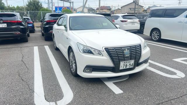 2013 Toyota Crown Hybrid Hybrid Royal Saloon