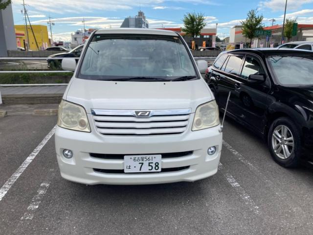 2004 Toyota Noah X_V Selection