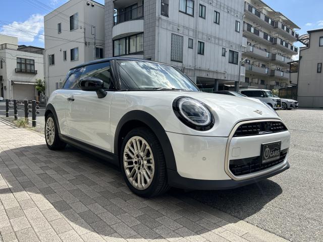 2025 MINI 3HB Cooper C Favored Trim