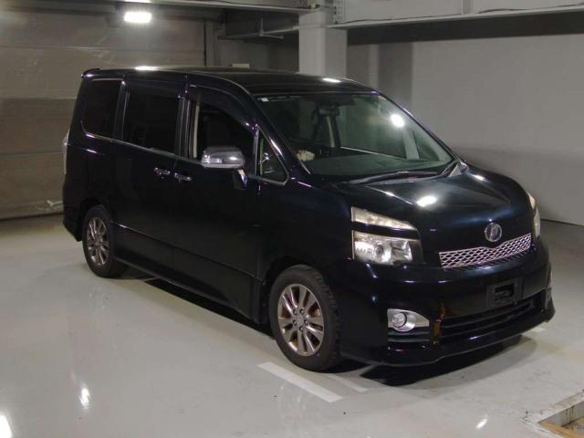 2011 Toyota Voxy ZS Kirameki