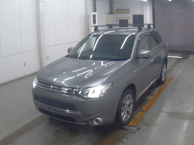 2013 Mitsubishi Outlander PHEV G Premium Package