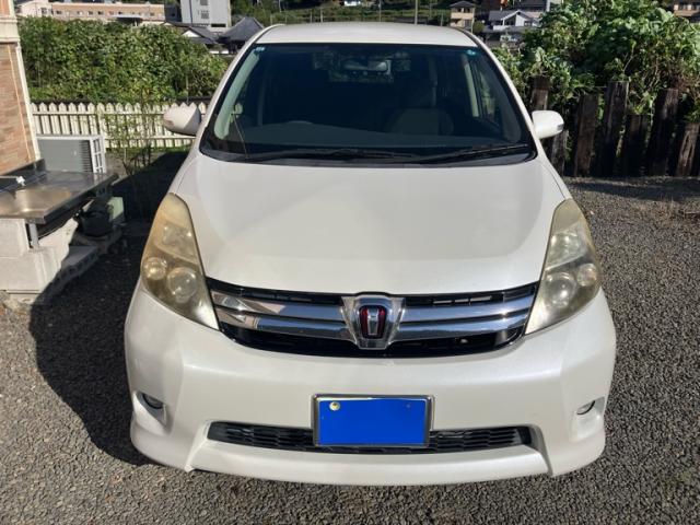 2011 Toyota Isis Platana