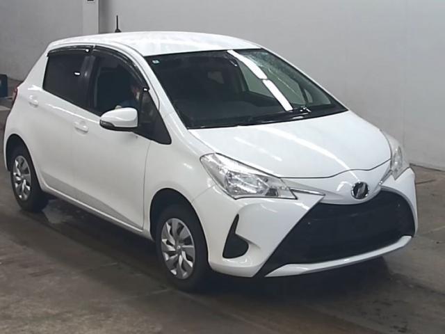 2017 Toyota VITZ F 4WD