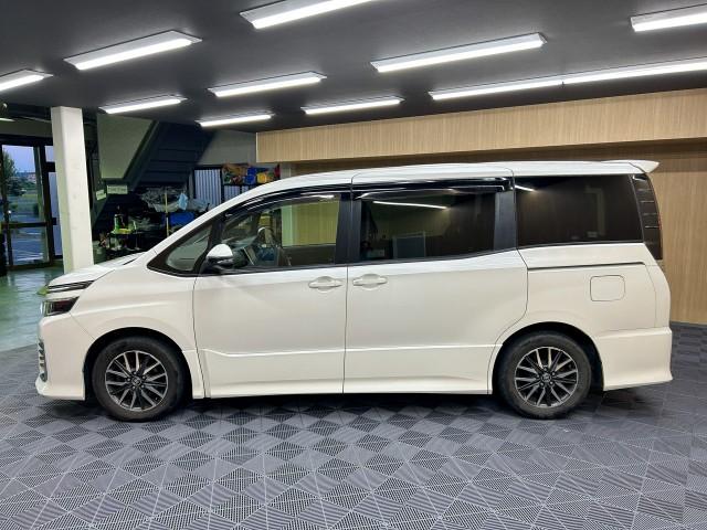 いとりおページ 2014 Toyota Voxy ZS | MORITRADING