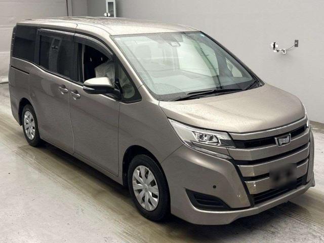 2021 Toyota Noah X