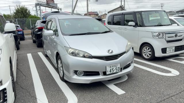 2010 Toyota Wish 2.0G