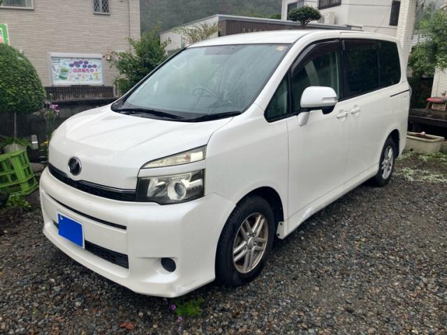 2010 Toyota Voxy X L Edition