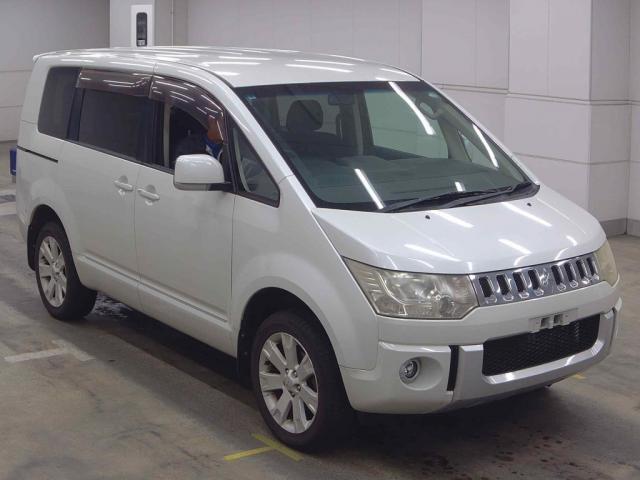 2011 Mitsubishi Delica D5 G Power Package