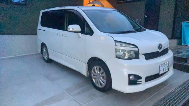 2010 Toyota Voxy ZS