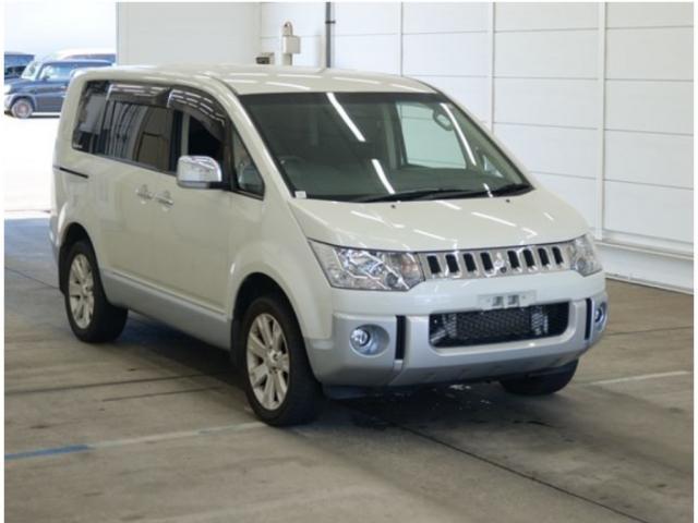 2015 Mitsubishi Delica D5 D Premium 4WD