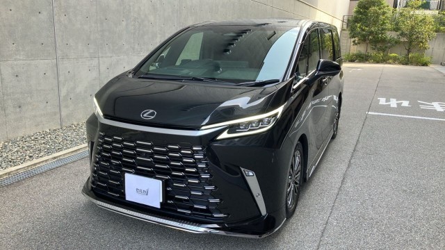 2026 Lexus LM LM500h Version L