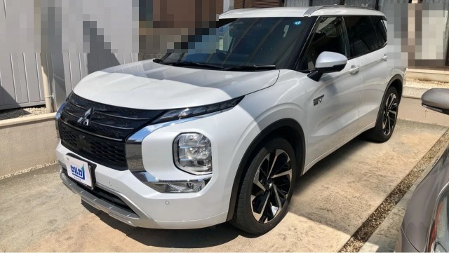 2023 Mitsubishi Outlander PHEV P