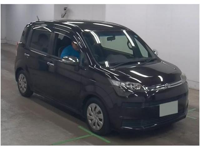 2016 Toyota Spade F Queen