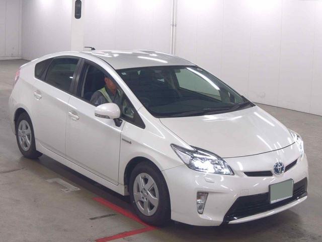 2014 Toyota Prius S Touring Selection