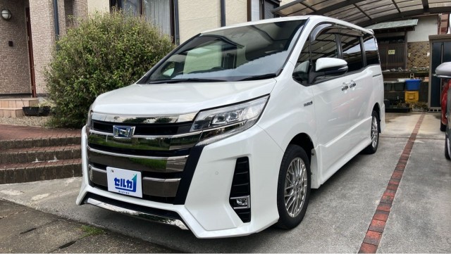 2020 Toyota Noah Hybrid Hybrid Si Double Bee?