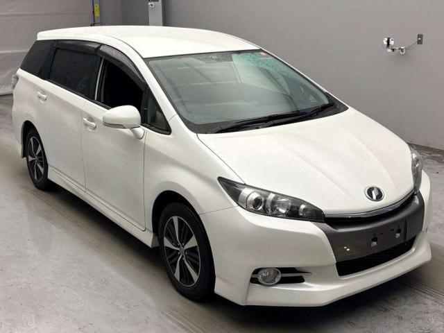 2014 Toyota Regiusace Van 1.8S