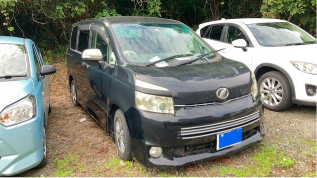 2010 Toyota Voxy Special ZS Kirameki 2