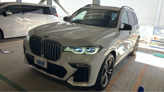 2021 BMW X7 M50i
