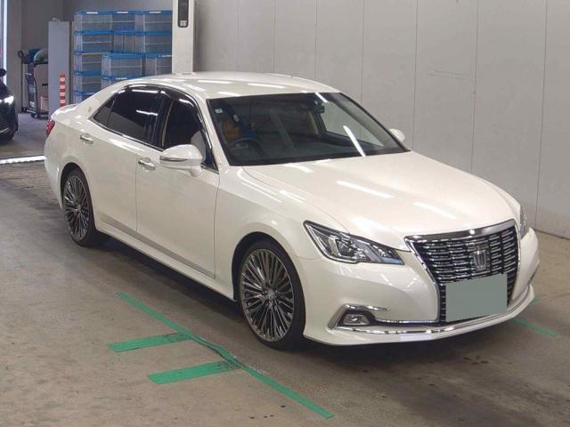 2017 Toyota Crown Royal Saloon