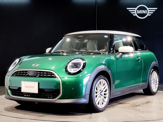 2024 MINI 3HB Cooper C Favored Trim
