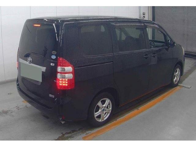2010 Toyota Noah X L Selection | MORITRADING