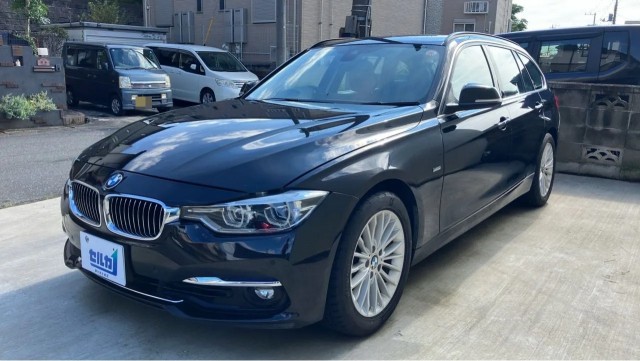 2018 BMW 3series Touring 318i Touring Luxury