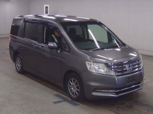 2013 Honda Step Wagon G Comfort Selection