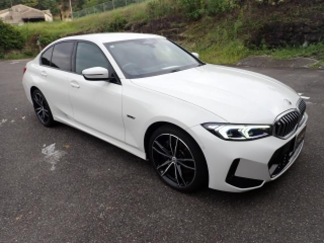 2022 BMW 3series 330e M Sport Sedan