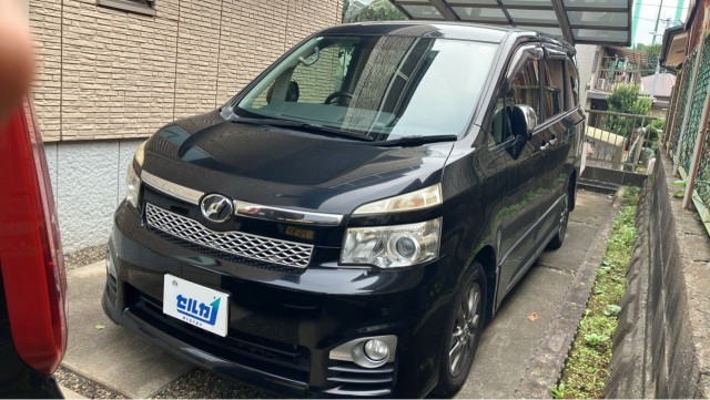 2012 Toyota Voxy ZS Kirameki?
