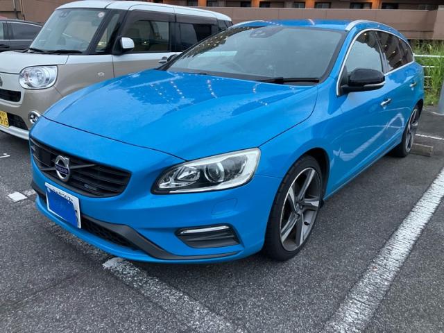 2014 Volvo V60 T4_R Design